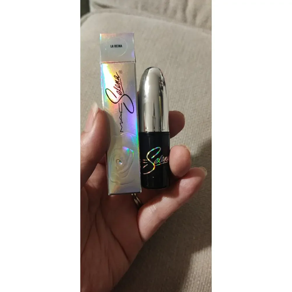 MAC La Reina Selena Collection in La Reina Amplified Cream Lipstick